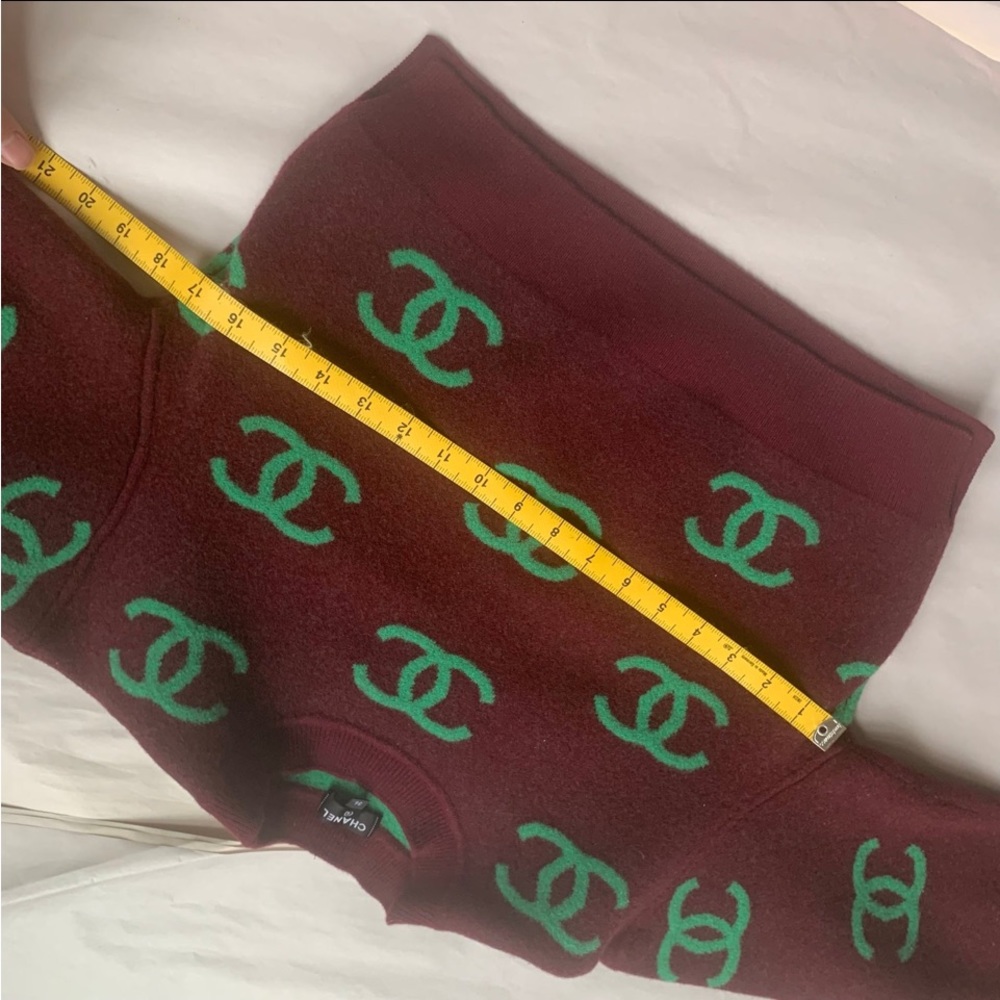 Authentic Chanel Sweater Rare - Picture 11 of 15